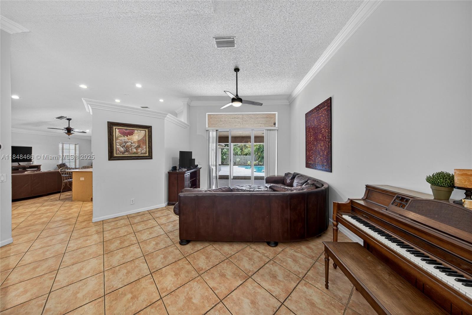 704 Lake Blvd