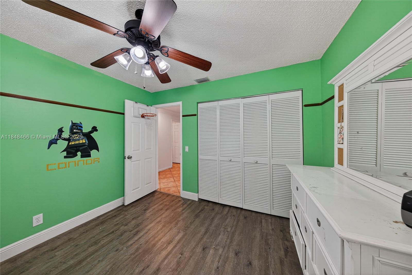 704 Lake Blvd