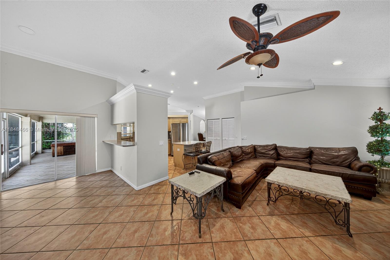 704 Lake Blvd