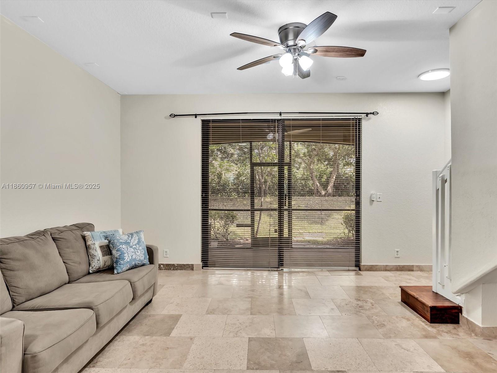 3853 Tree Top Dr
