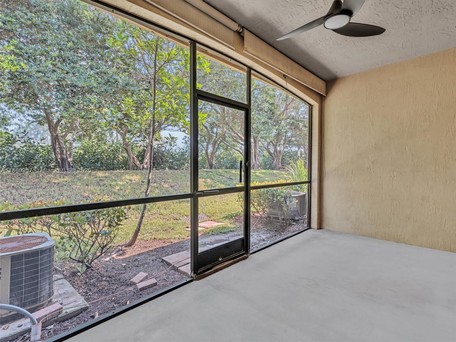 3853 Tree Top Dr