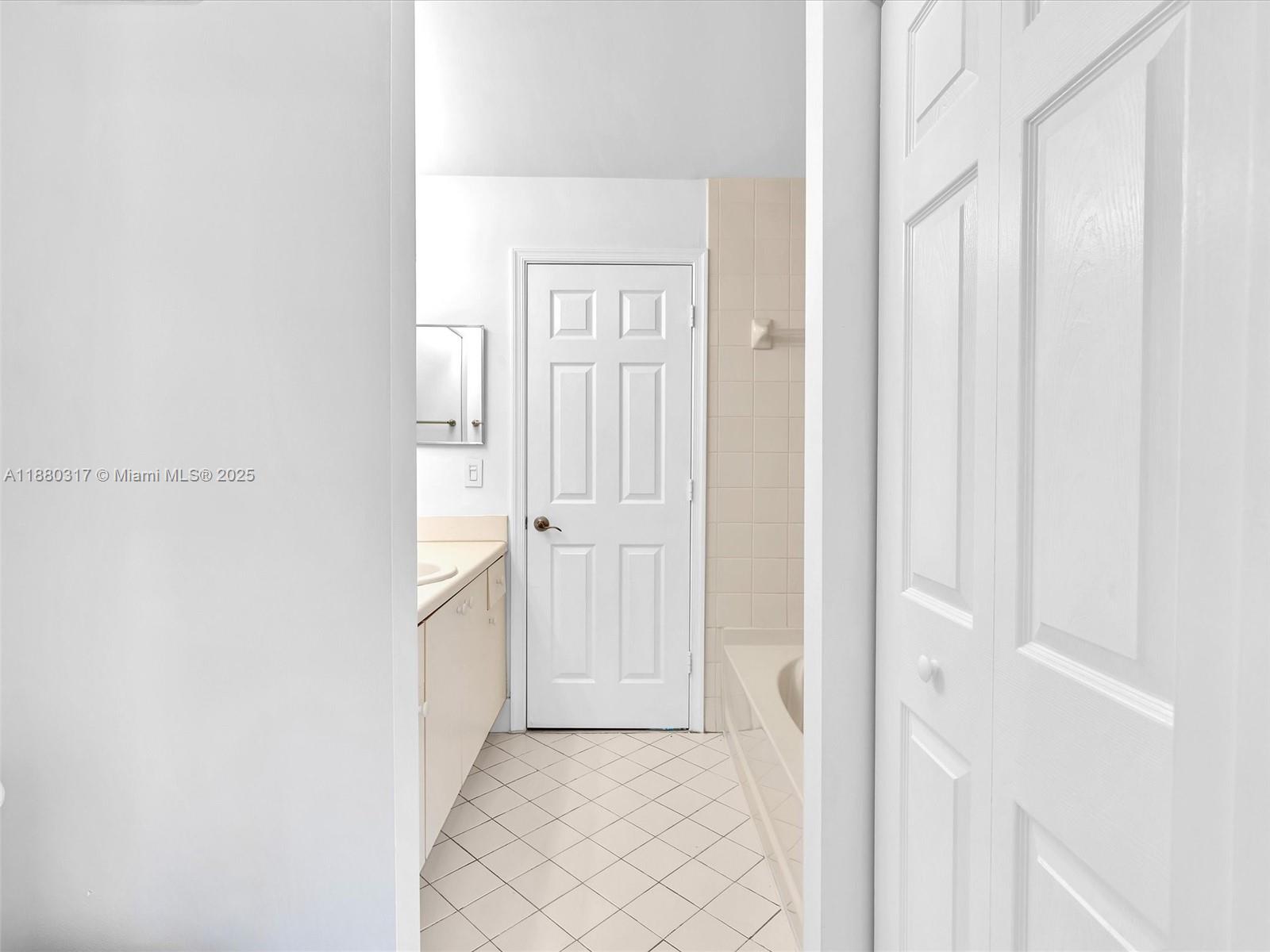 3865 Tree Top Dr