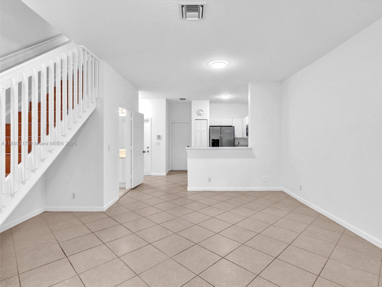 3865 Tree Top Dr
