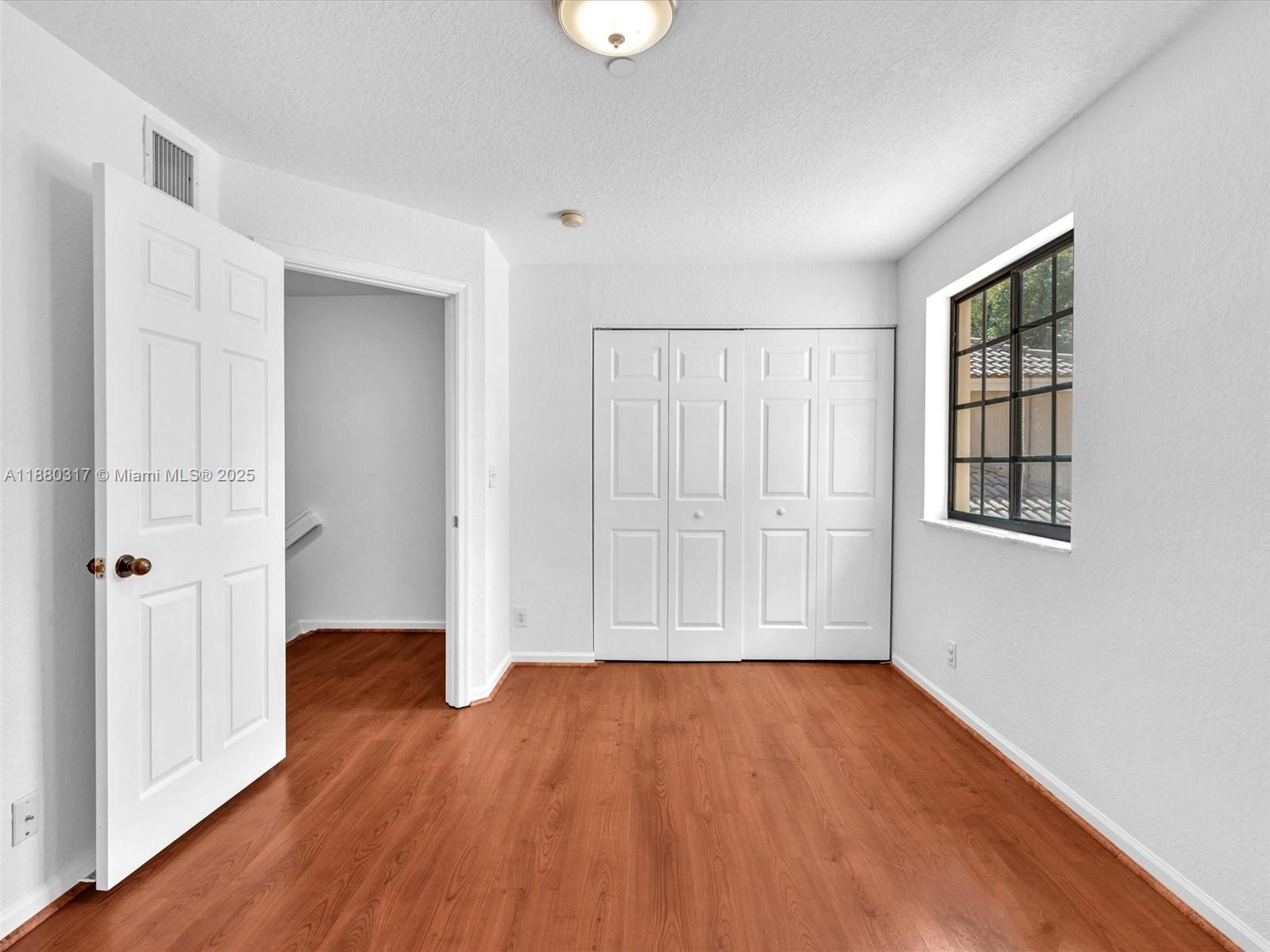 3865 Tree Top Dr