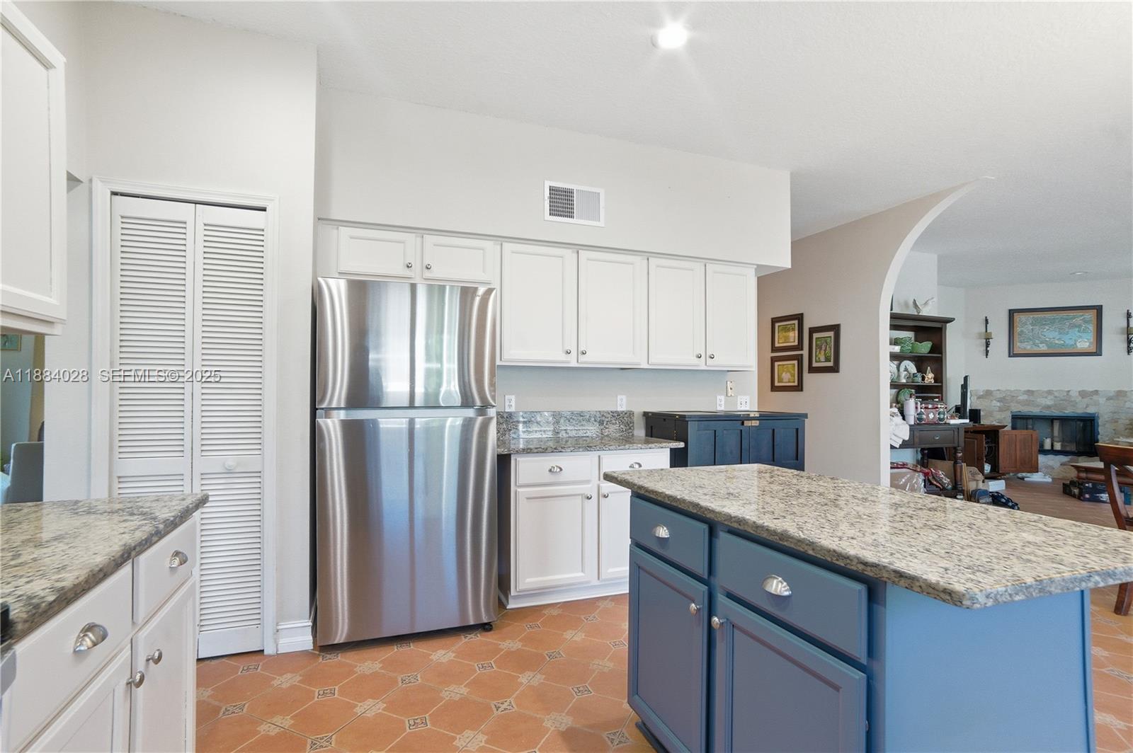 1963 S Prairie Dunes Ct