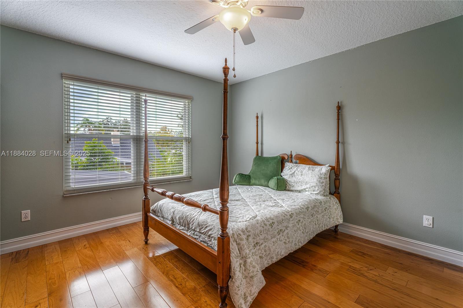 1963 S Prairie Dunes Ct