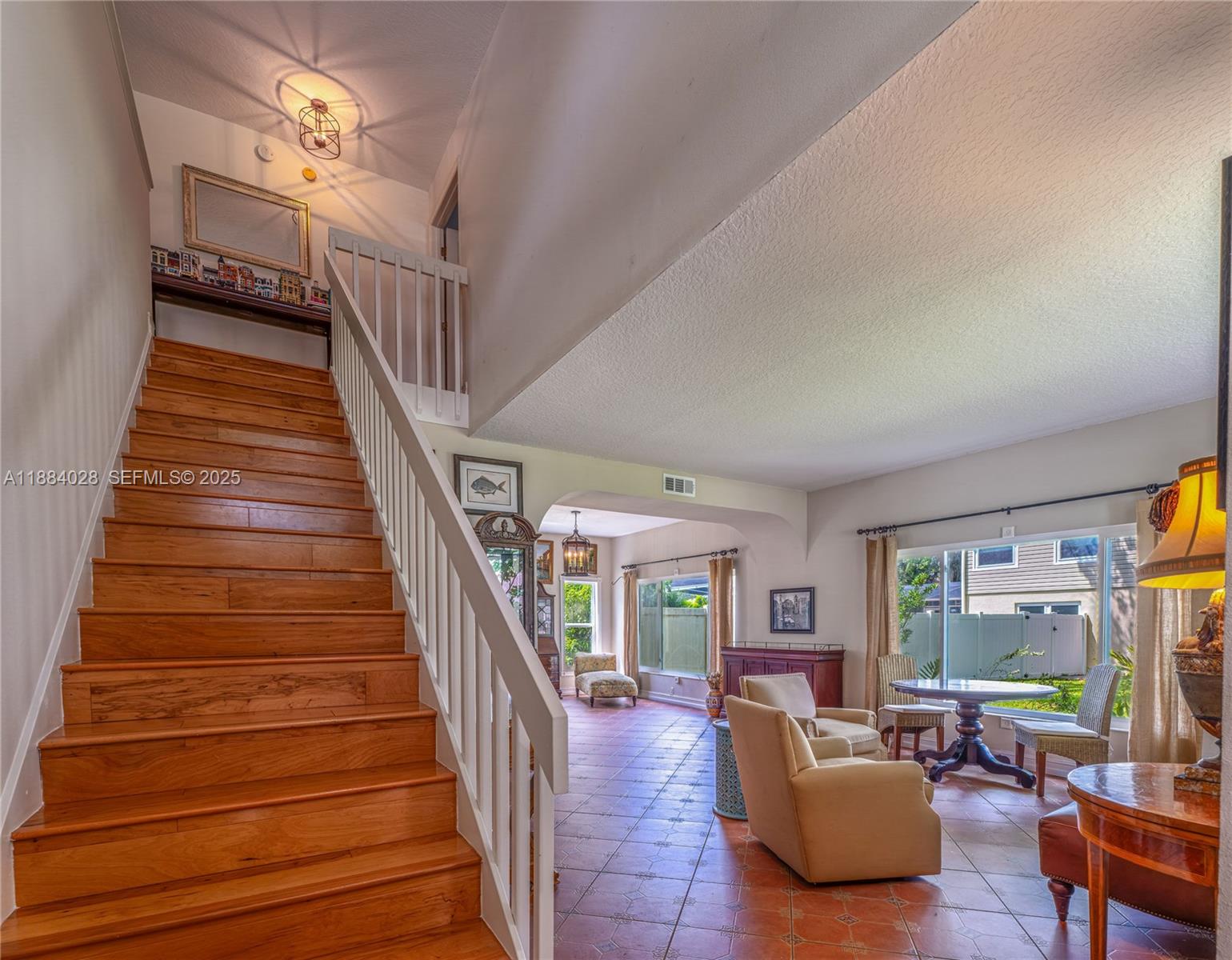1963 S Prairie Dunes Ct