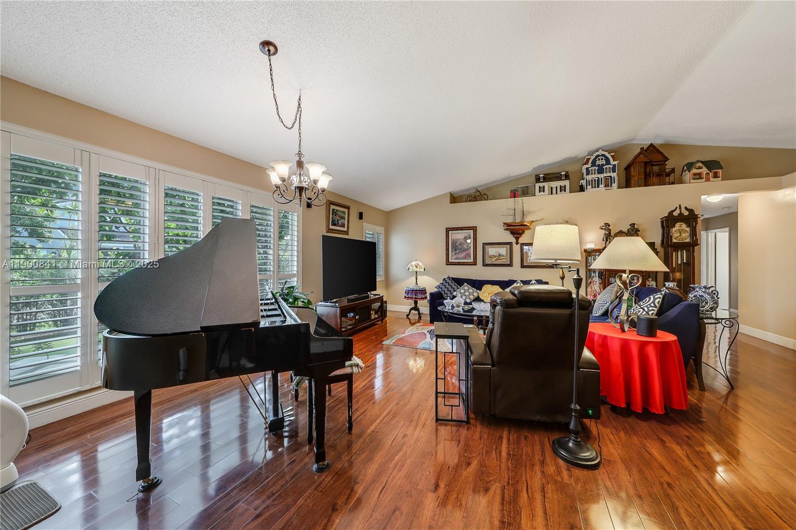 18411 NW 18th St, Pembroke Pines