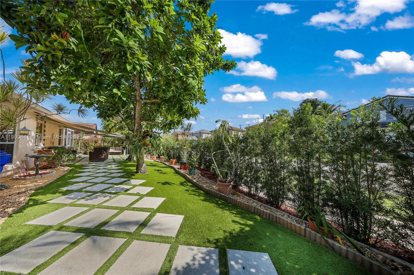 18411 NW 18th St, Pembroke Pines