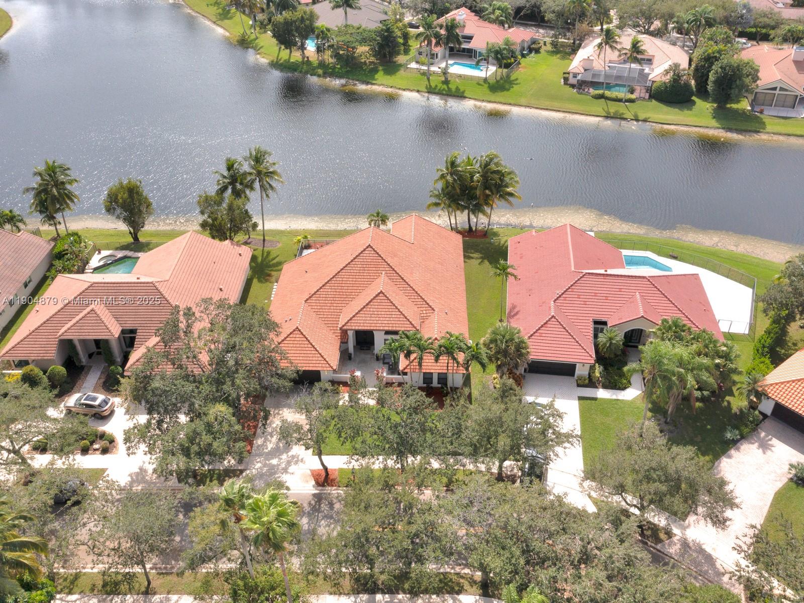 1044 Poplar Cir