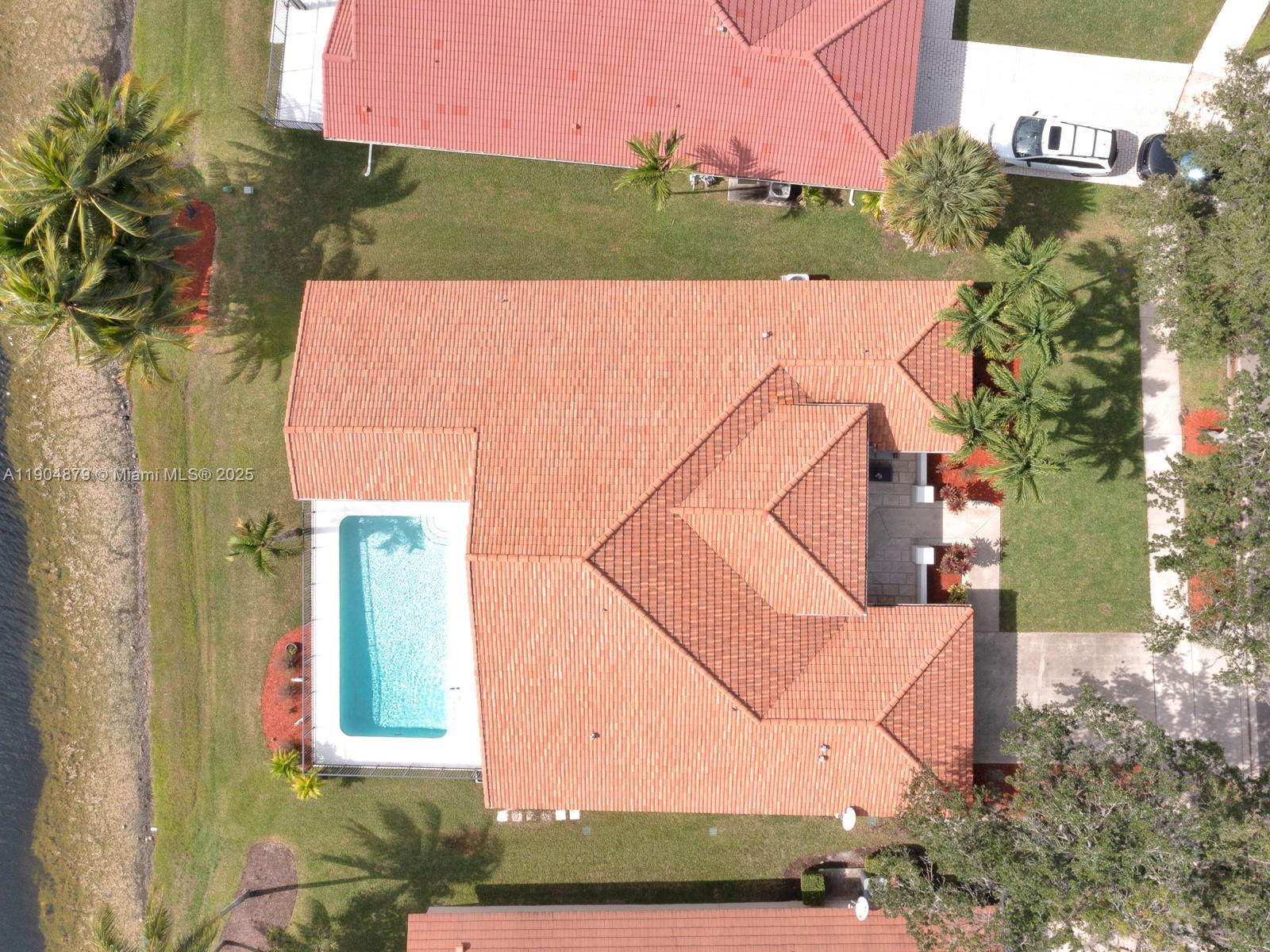 1044 Poplar Cir