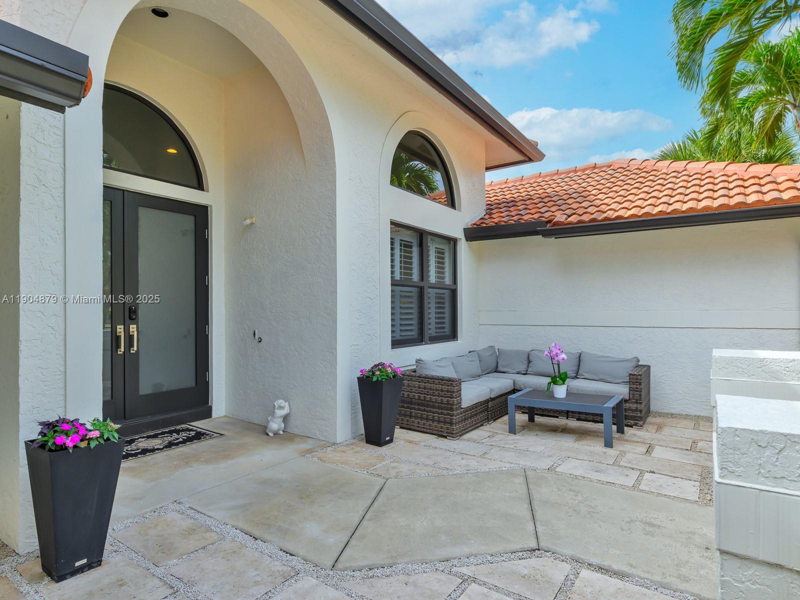 1044 Poplar Cir