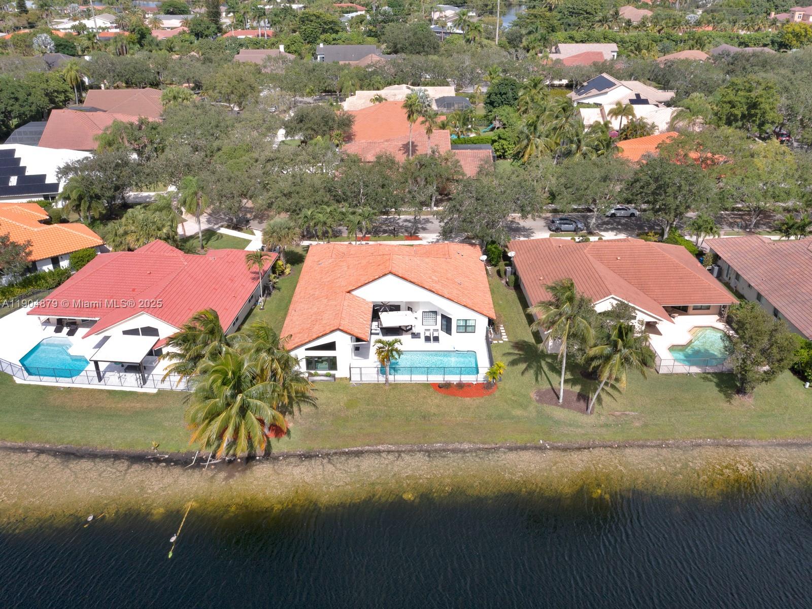 1044 Poplar Cir