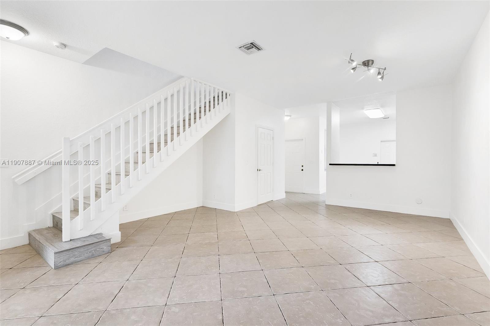 4056 Timber Cove Ln # 4056