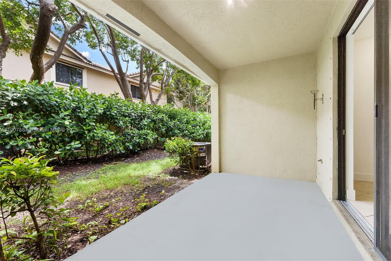 4056 Timber Cove Ln # 4056
