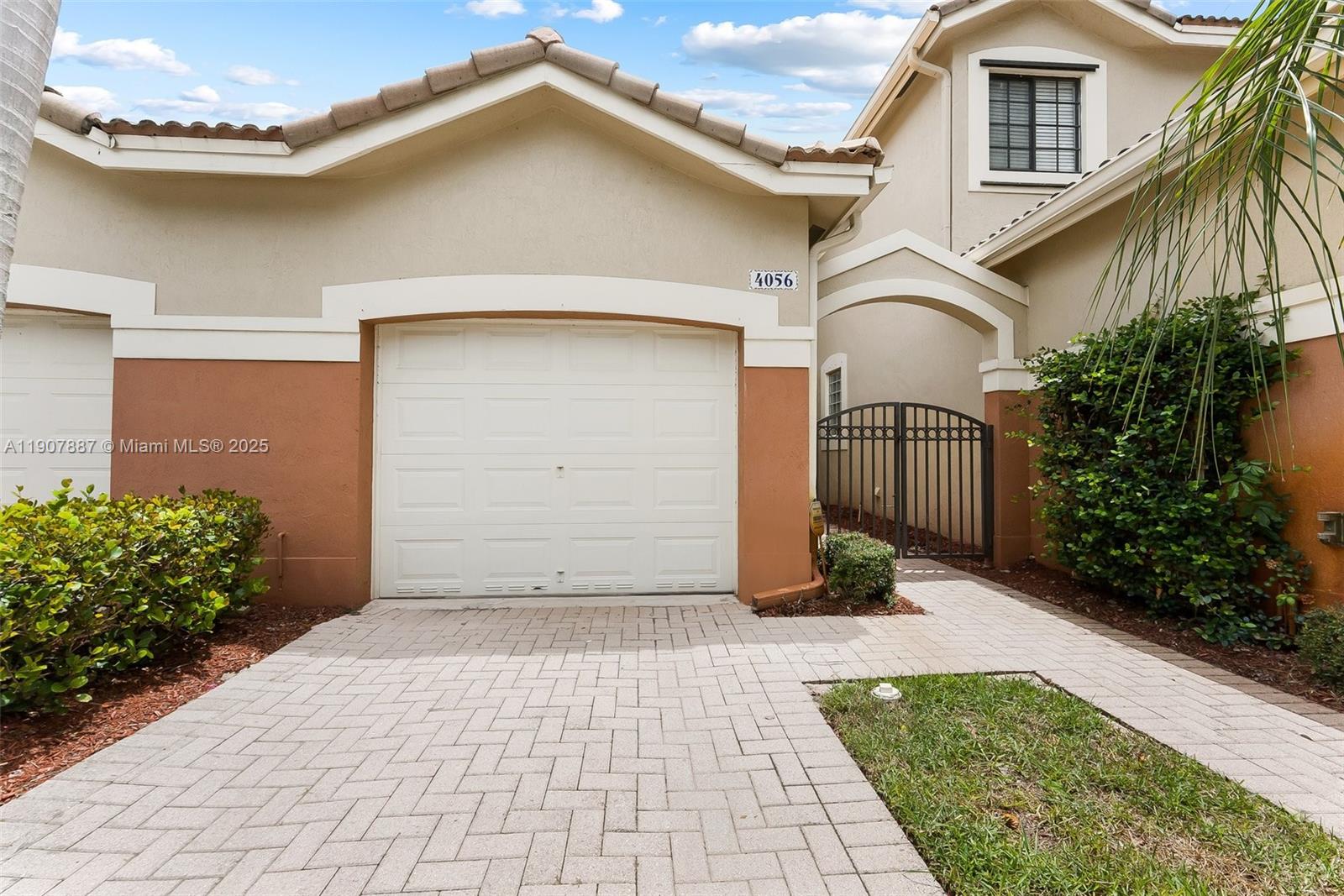 4056 Timber Cove Ln # 4056