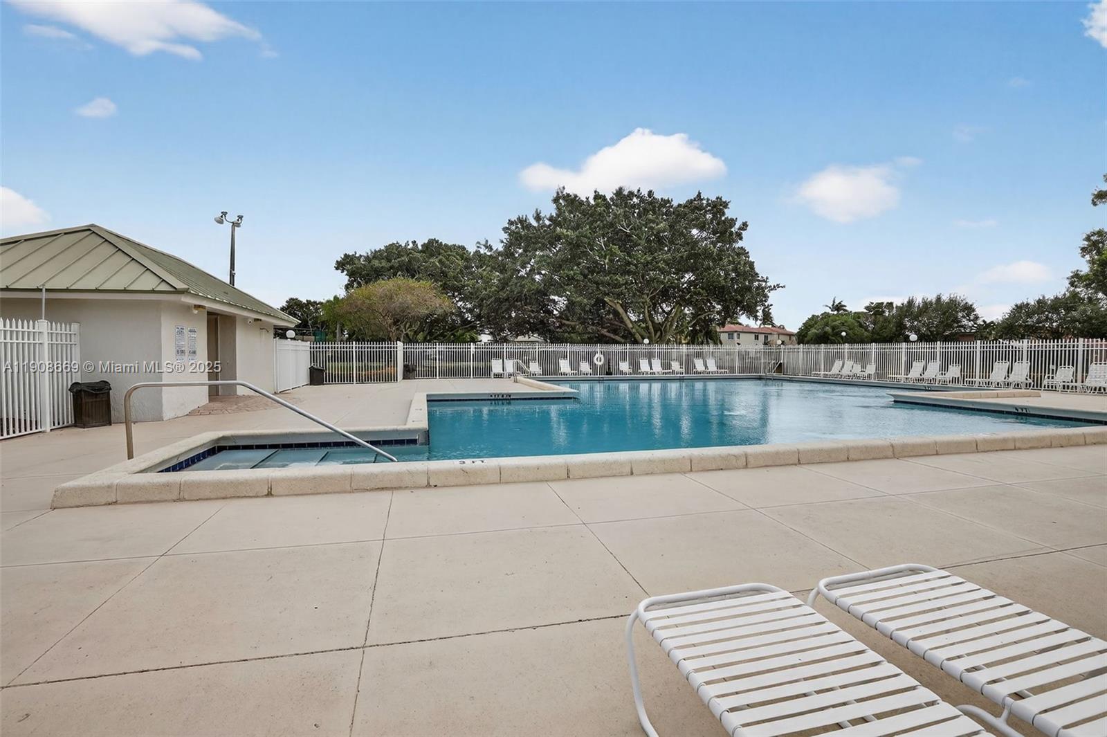 1413 SW 109th Way