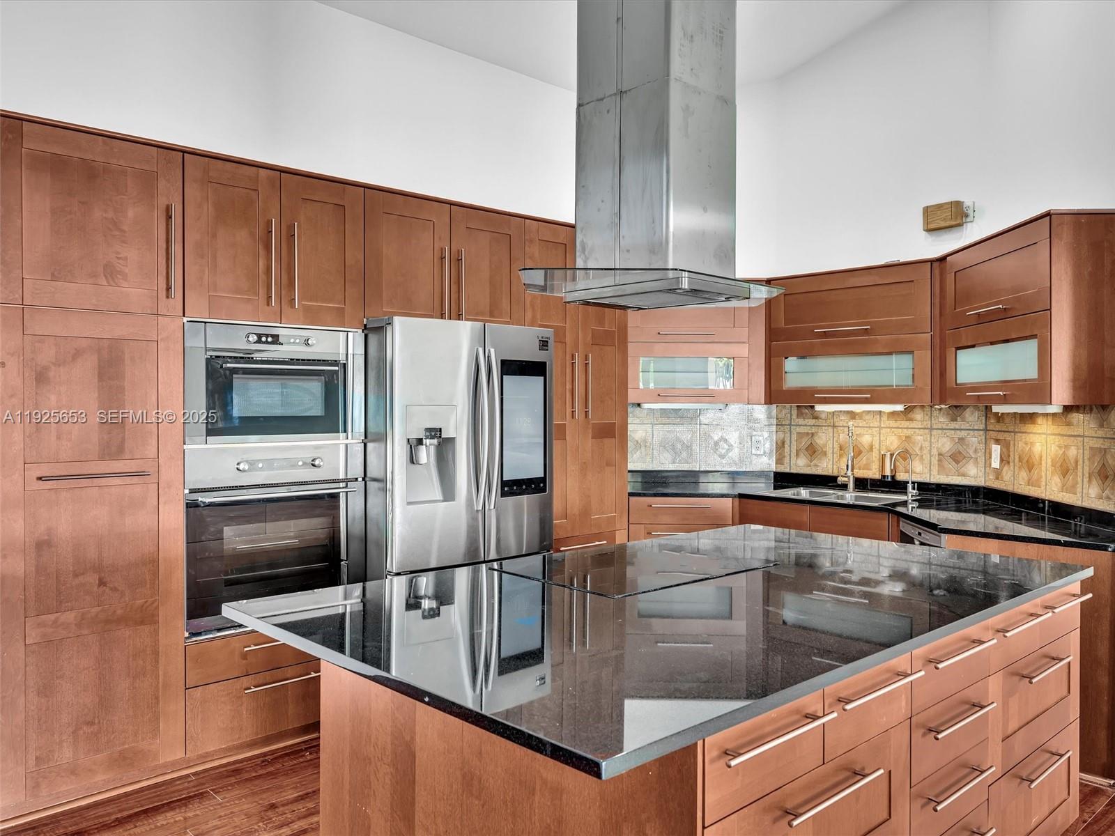 255 Somerset Way