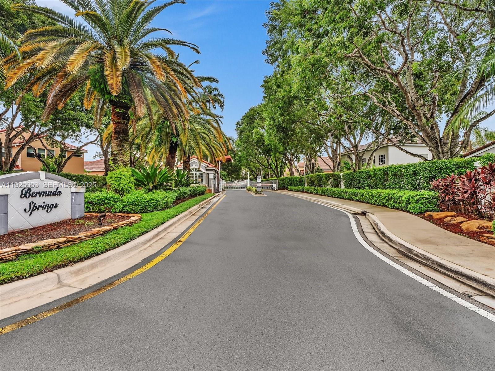 255 Somerset Way
