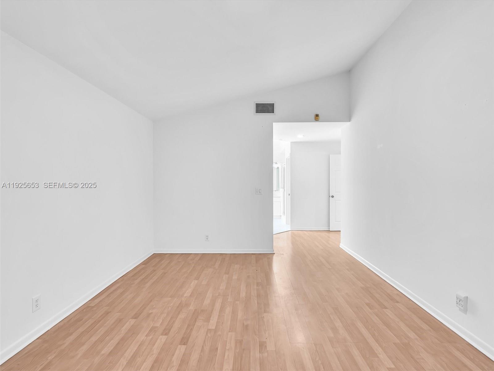 255 Somerset Way