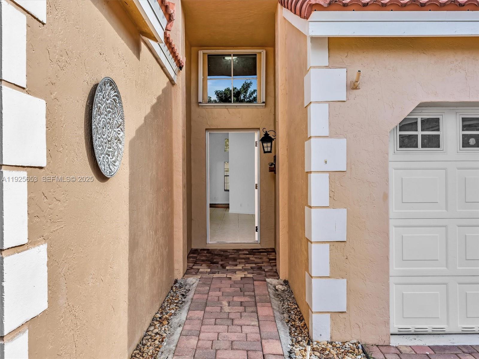 255 Somerset Way