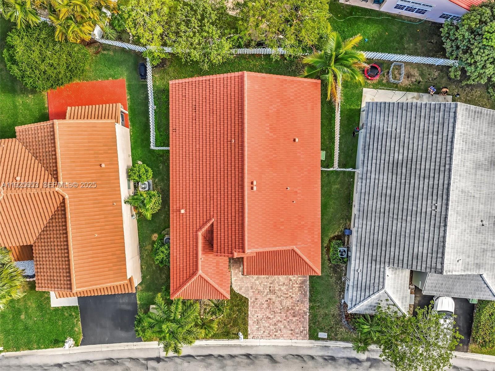 255 Somerset Way