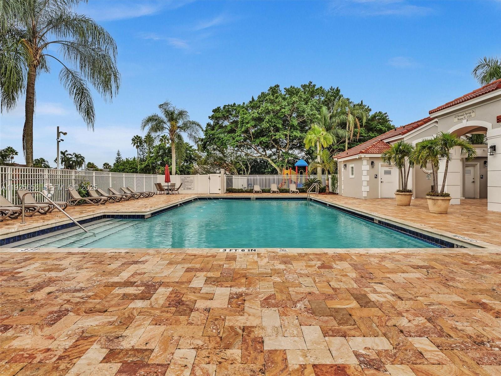 255 Somerset Way