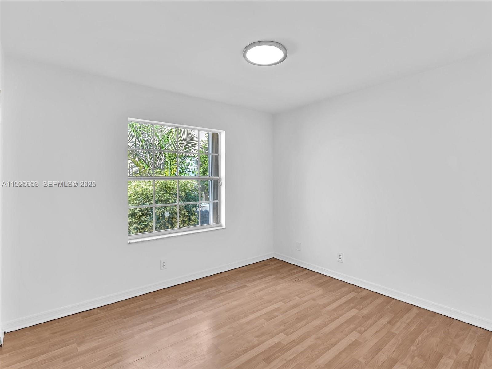255 Somerset Way