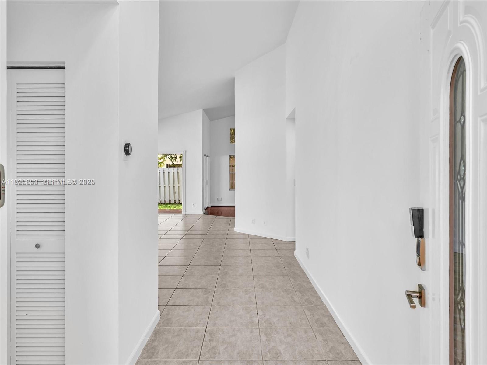 255 Somerset Way