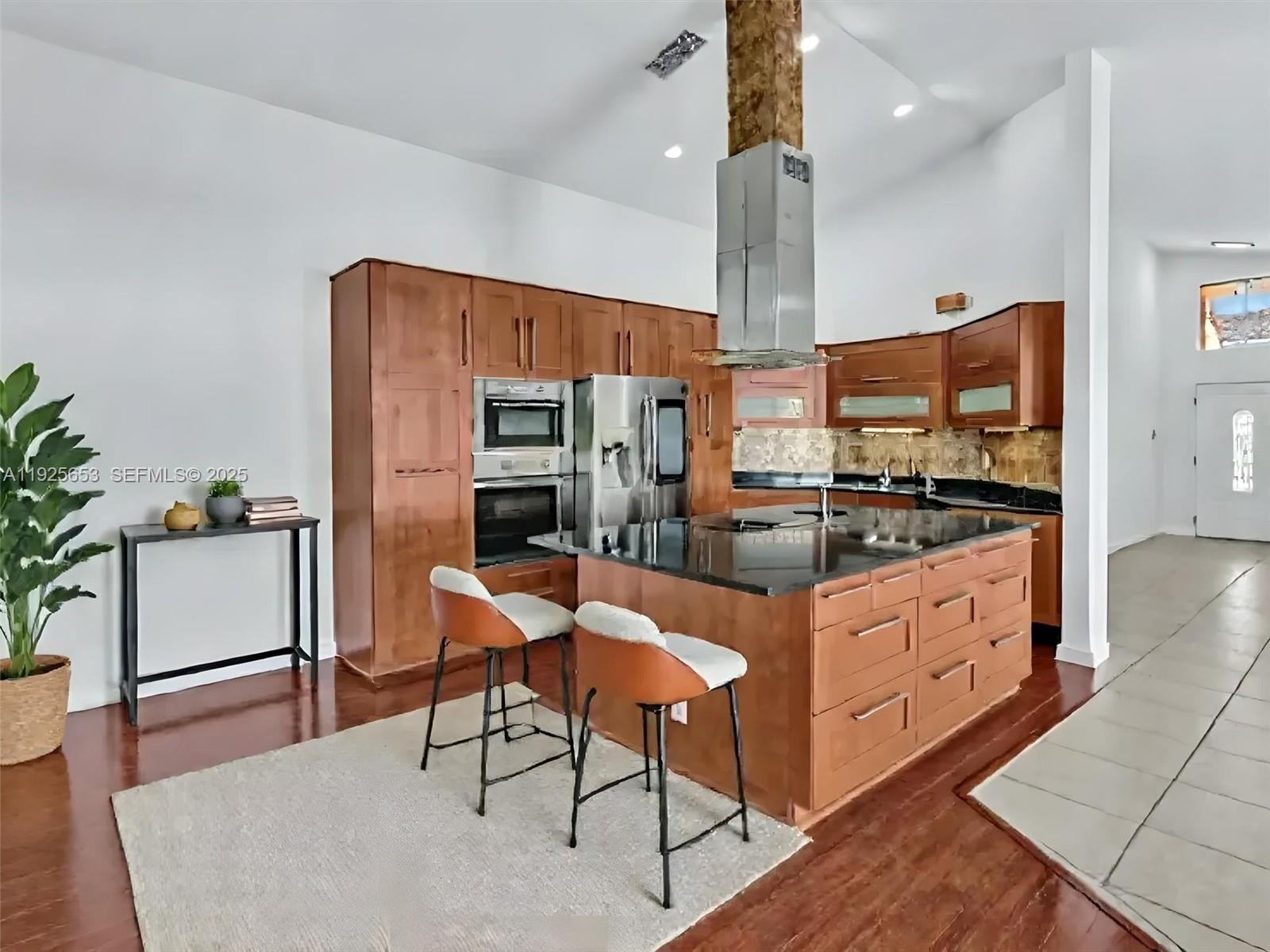 255 Somerset Way