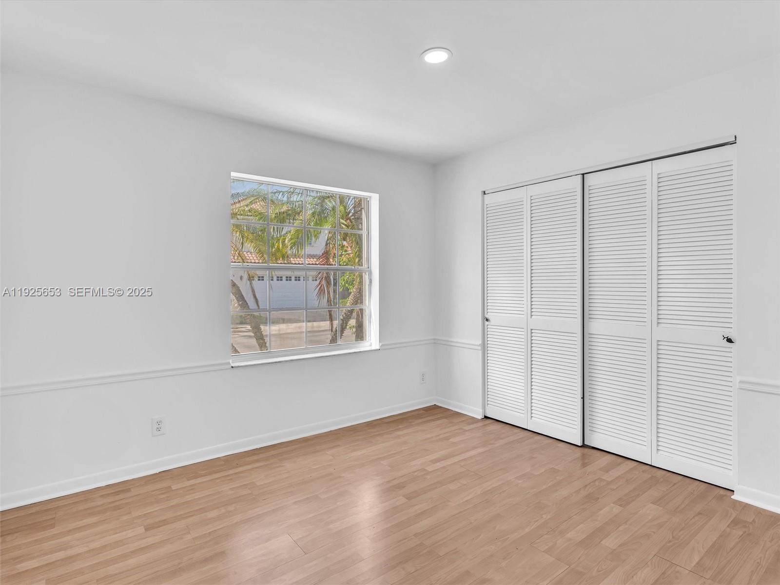 255 Somerset Way