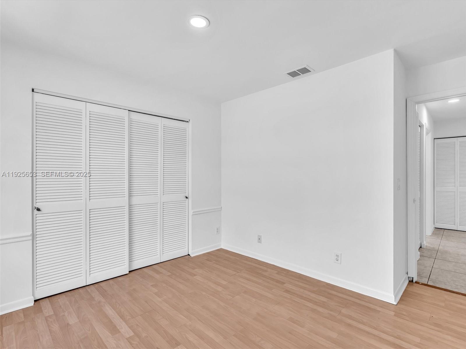 255 Somerset Way