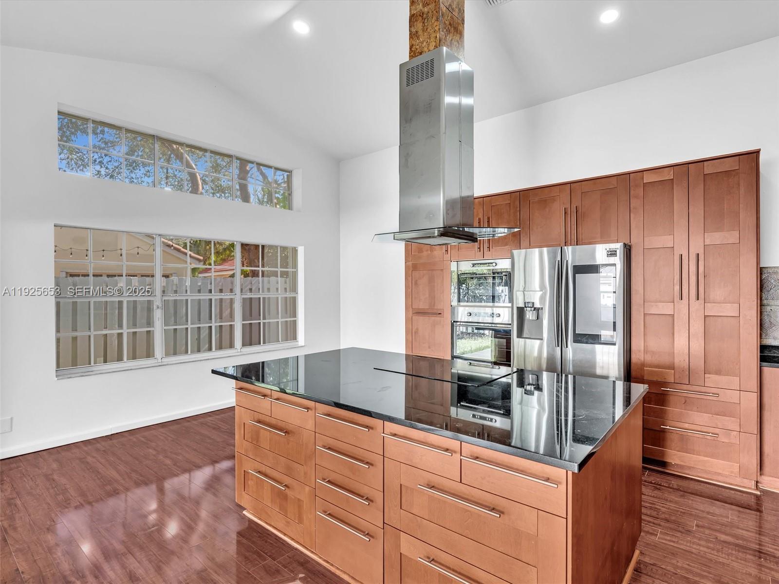 255 Somerset Way