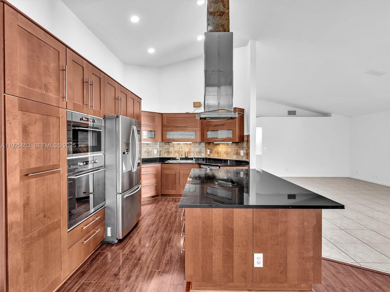 255 Somerset Way