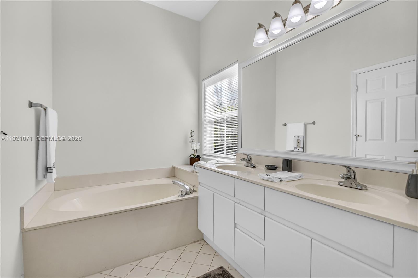 1579 Banyan Way # 1597