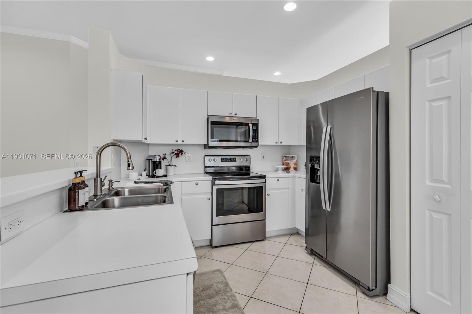 1579 Banyan Way # 1597