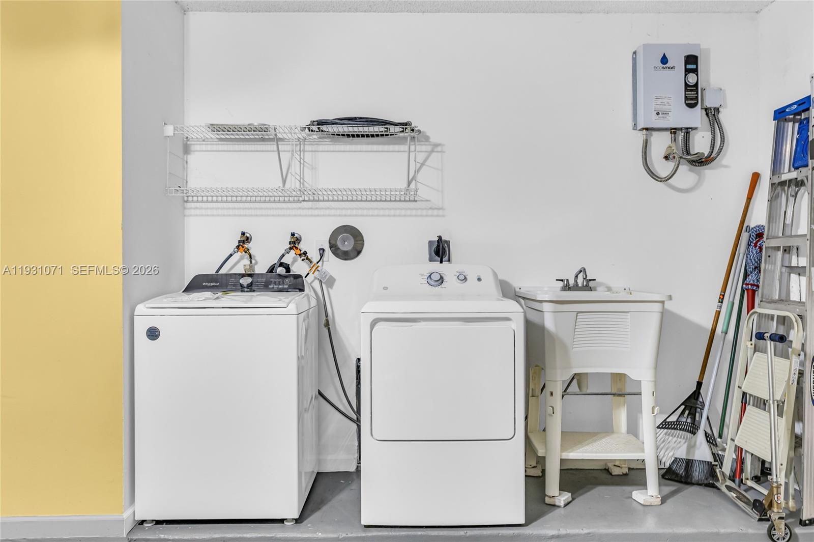 1579 Banyan Way # 1597