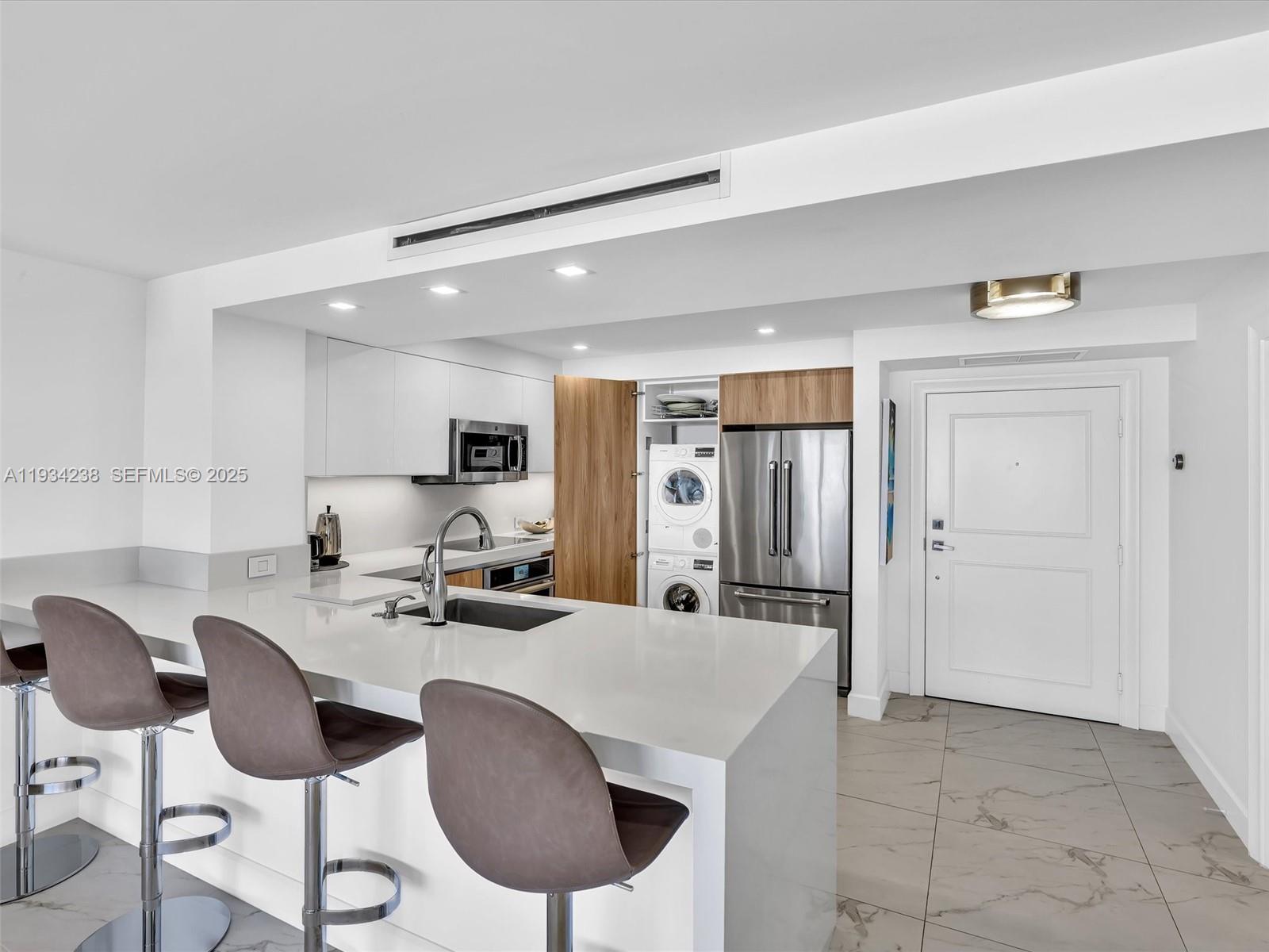 2200 S Ocean Ln # 2103