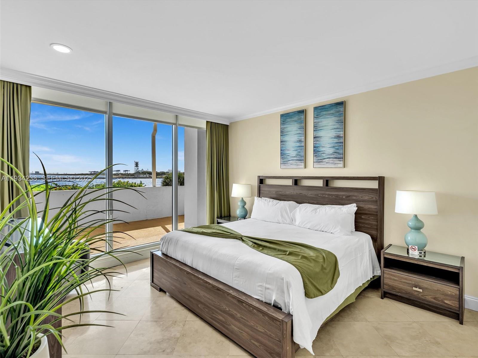 2200 S Ocean Ln # 2103