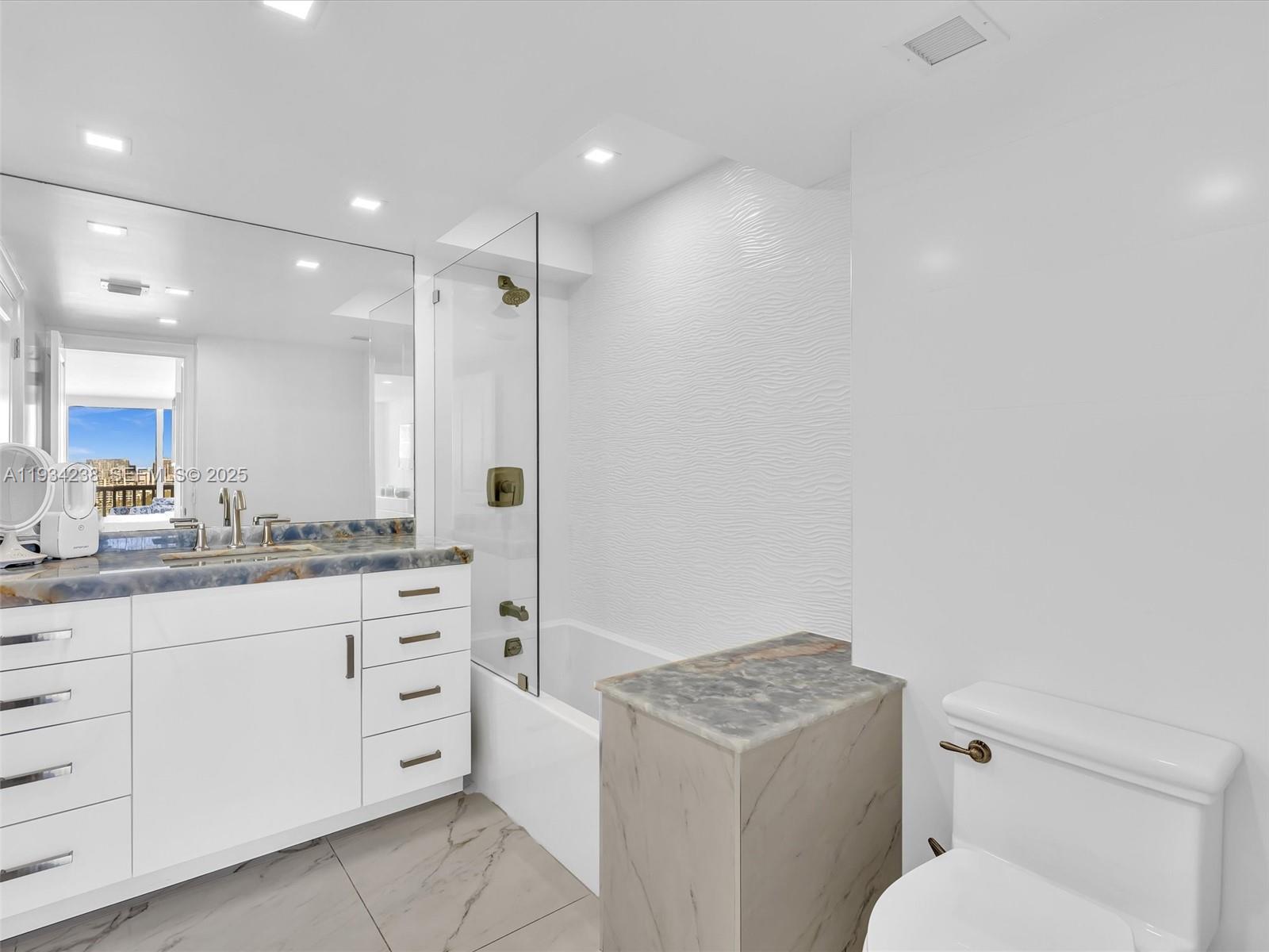 2200 S Ocean Ln # 2103