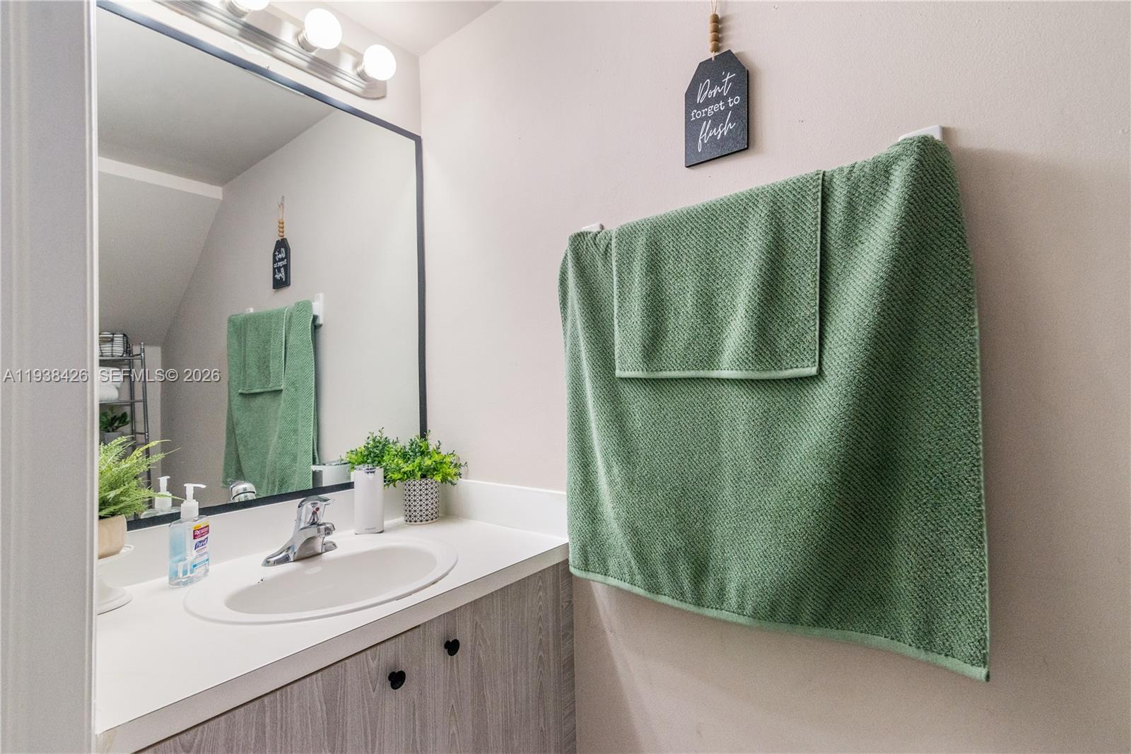 1420 NE 33rd Ave # 15 Unit: 105-15
