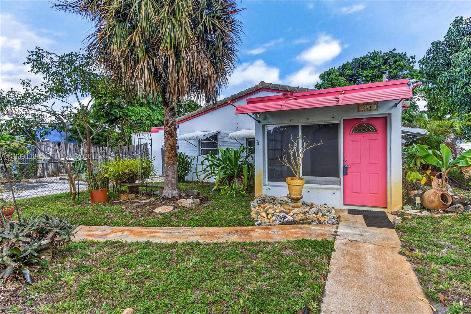 631 NE 56th Ct