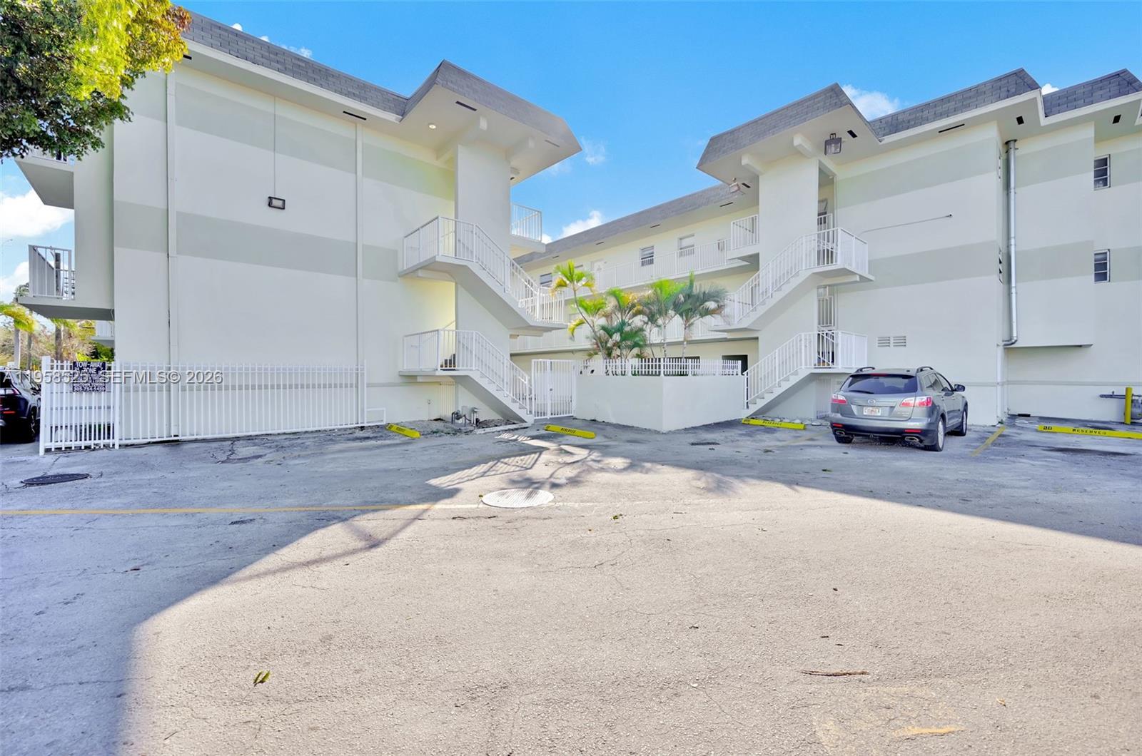 12890 NE 8th Ave # 203