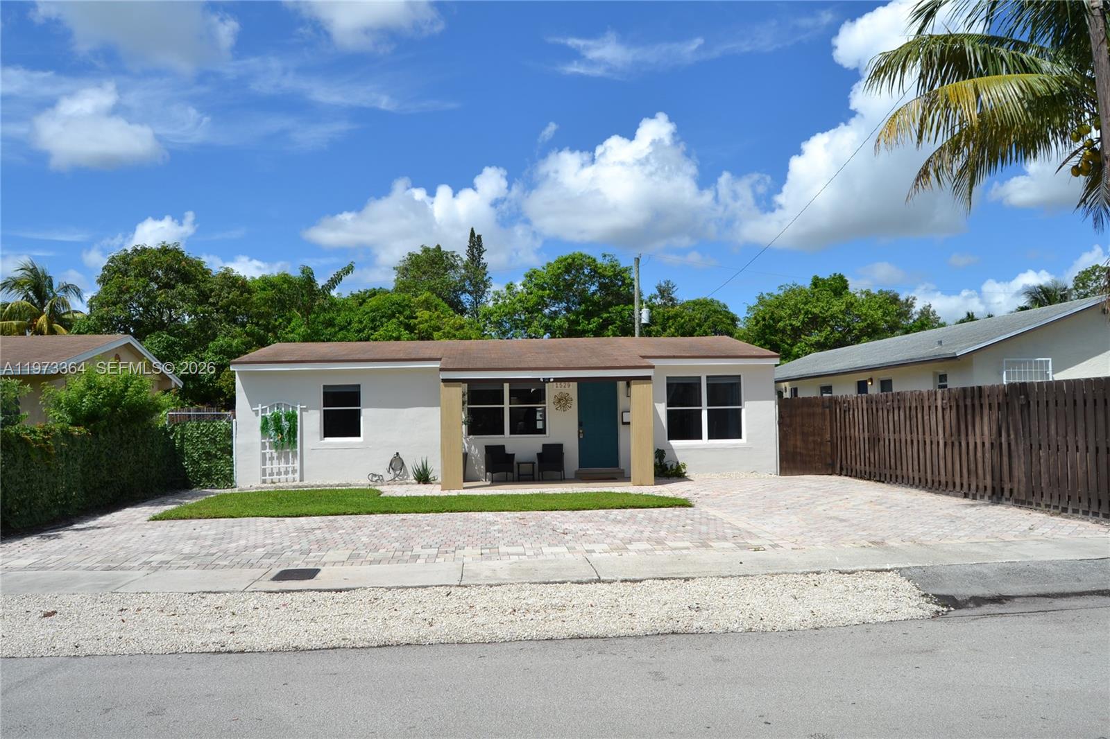 1529 NW 2nd Ave