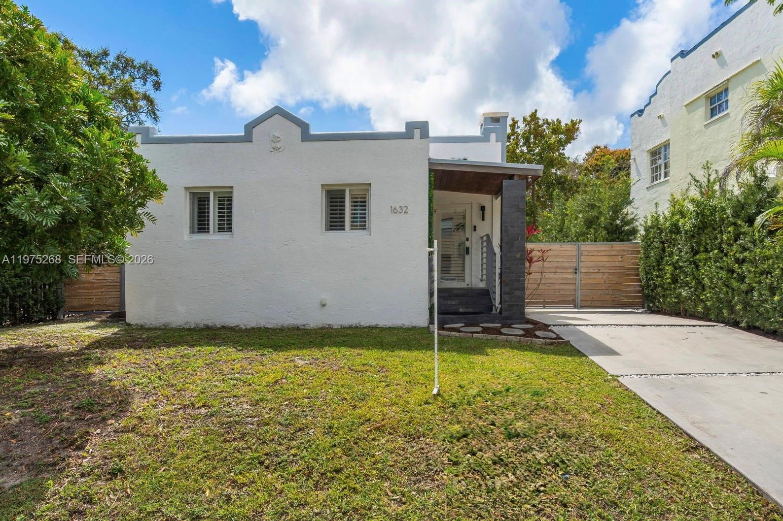 1632 SW 12th St