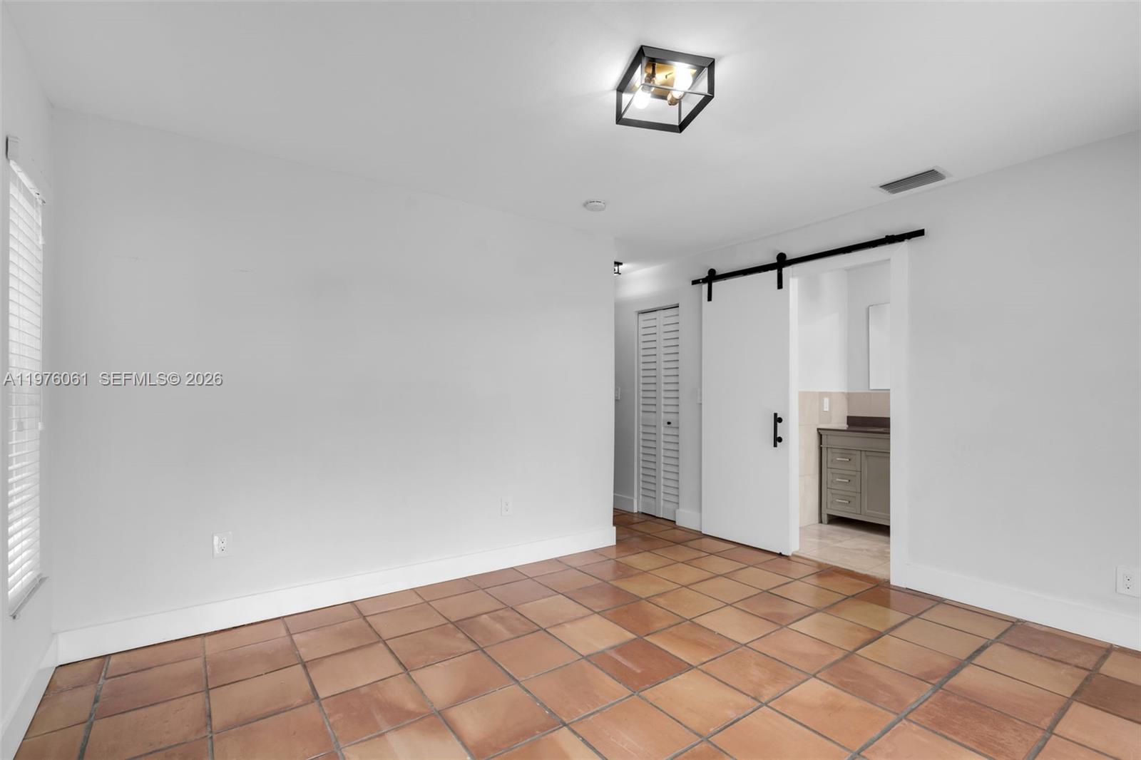 2934 W Trade Ave # B