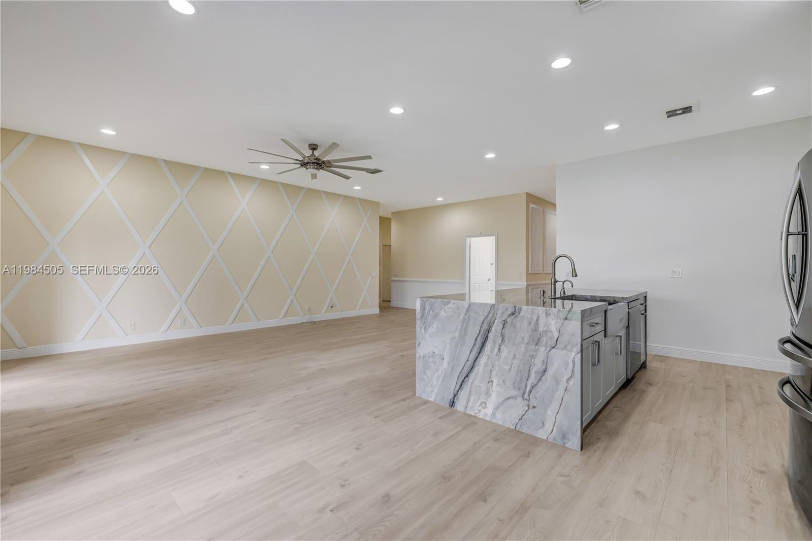 1279 Leeward Way