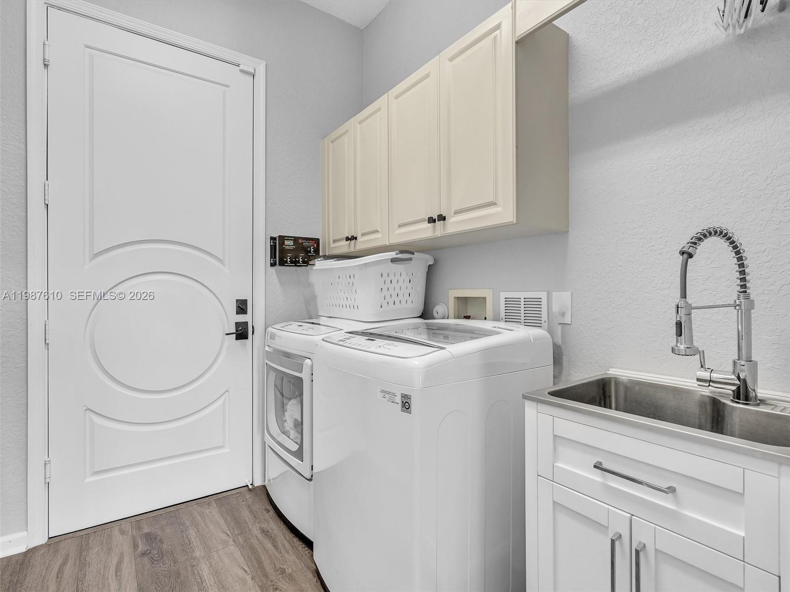 8878 Cobblestone Point Cir
