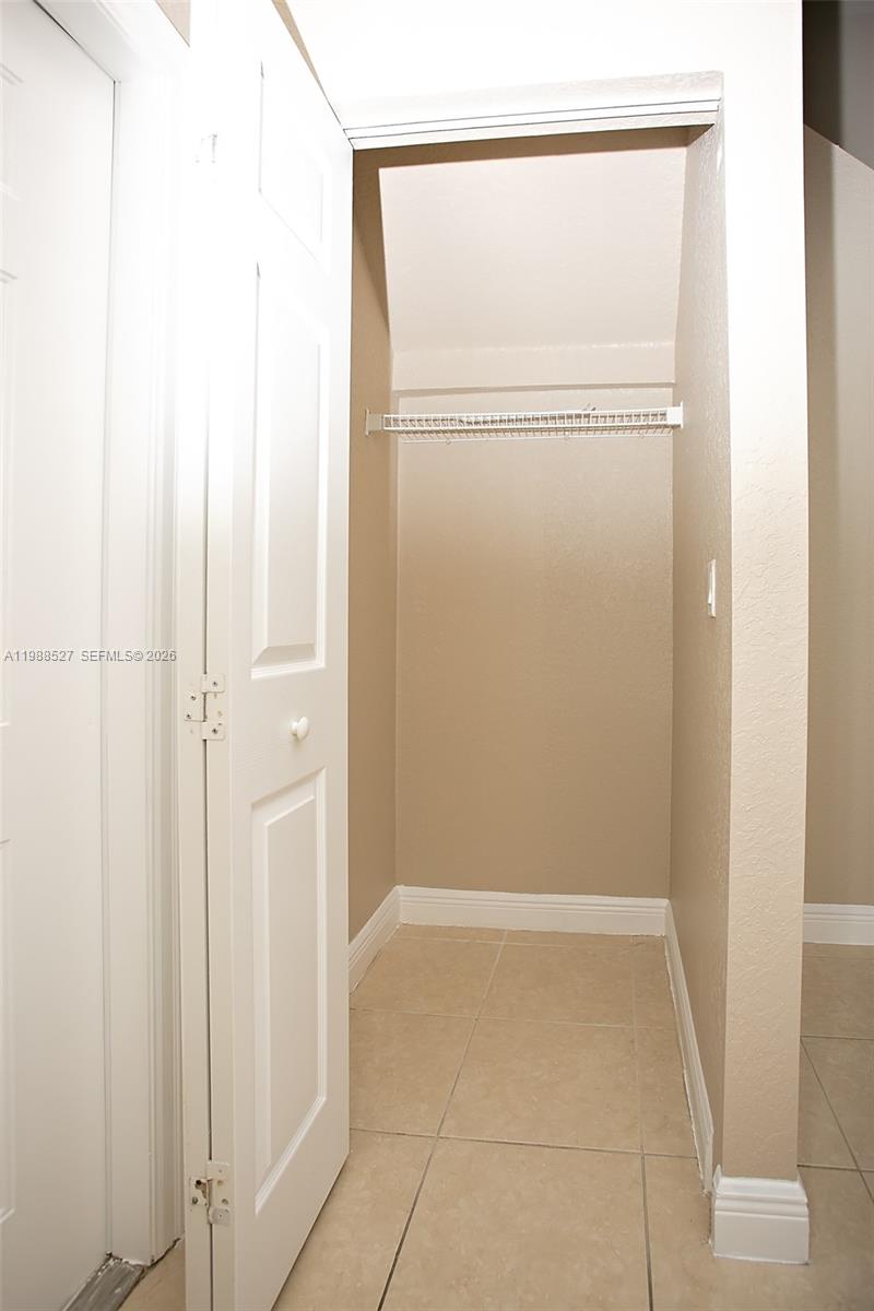 2409 SW 99th Way