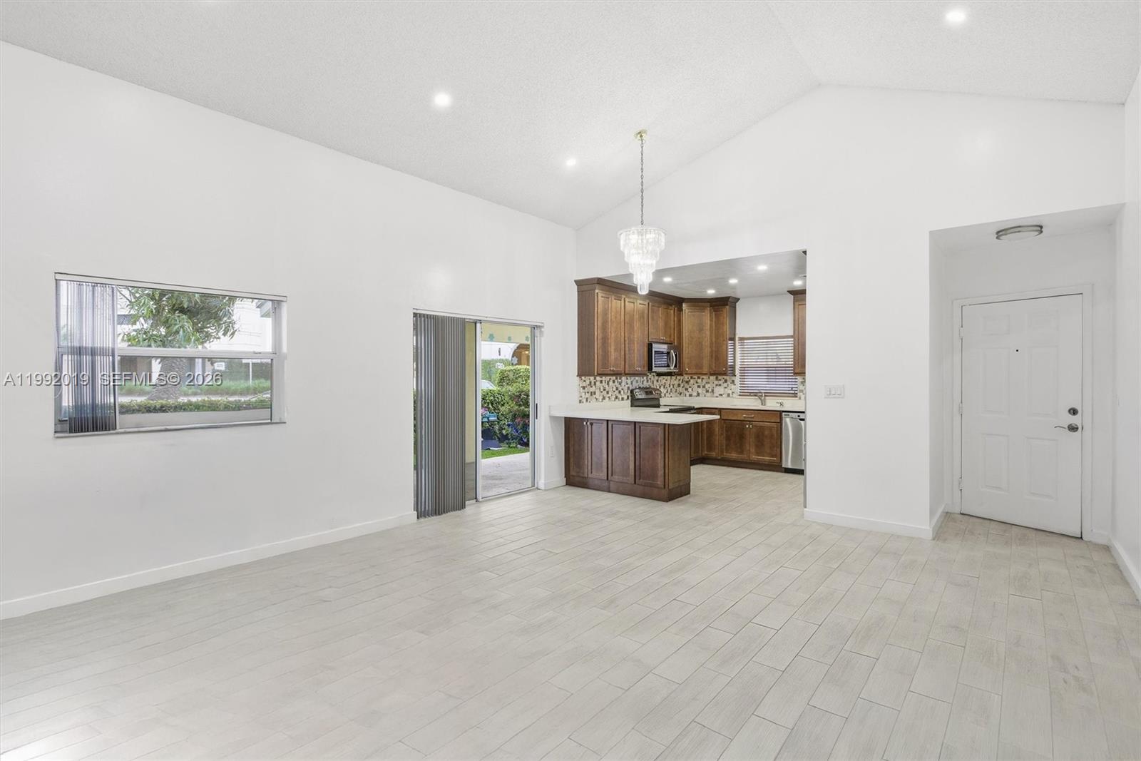 218 Frow Ave
